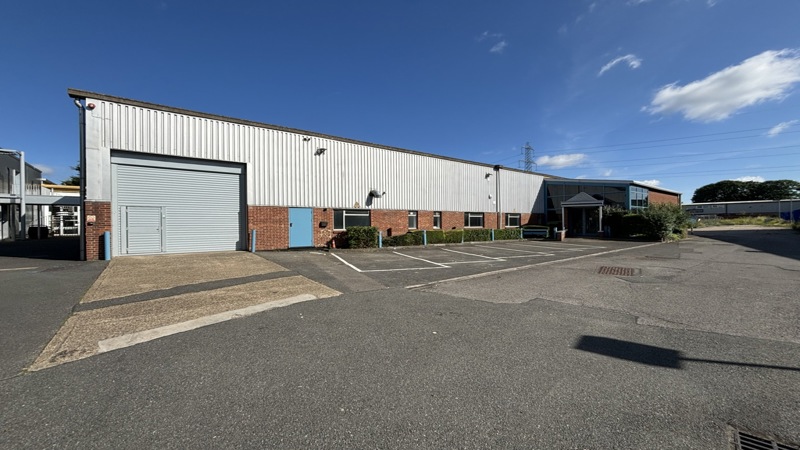 Warehouse With Offices To Let