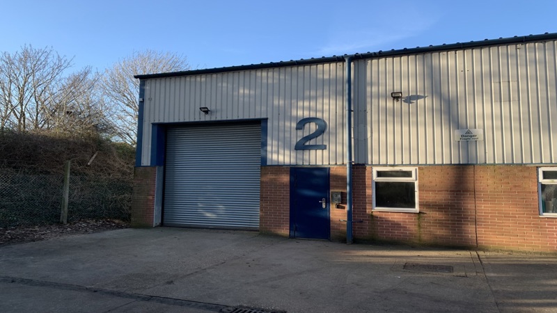 warehouse to let Preston