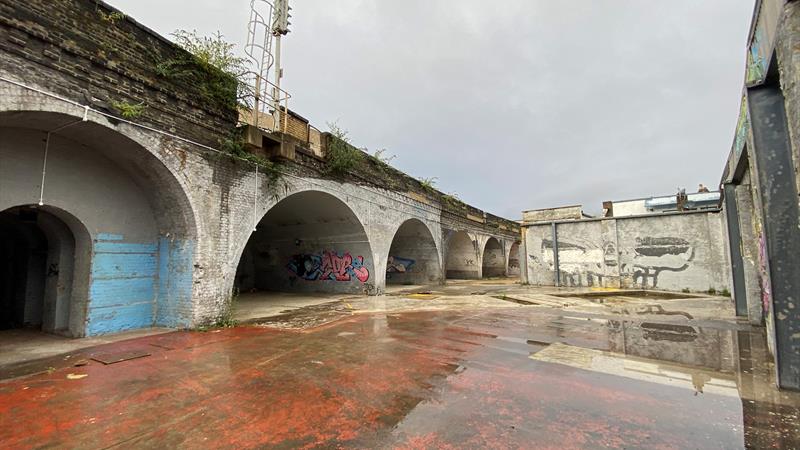 8 Arches, Land and Forecourt to Let in Herne Hill