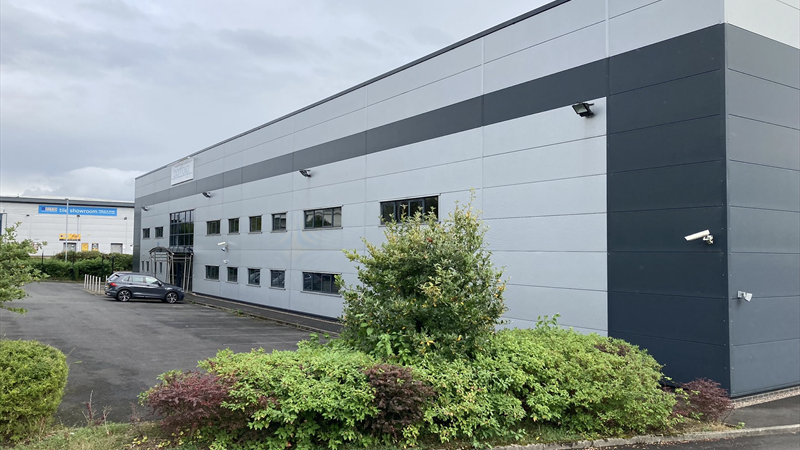 Detached Warehouse / Distribution Unit To Let in Denton