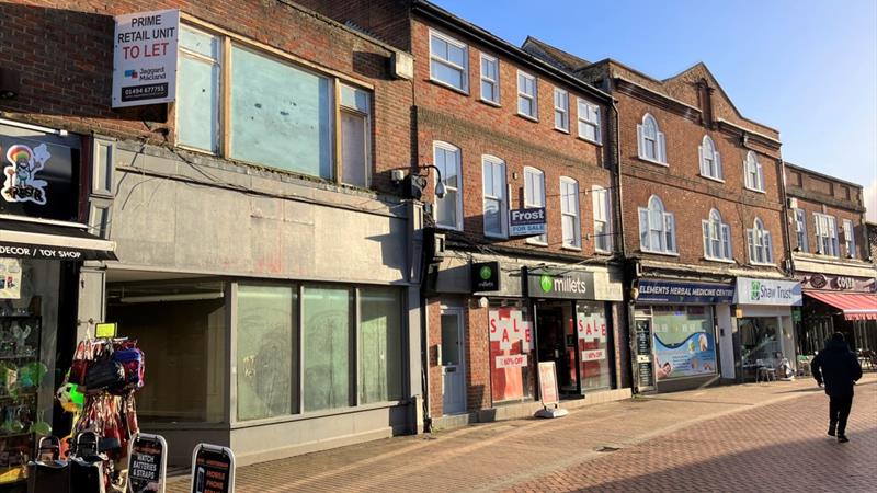 Retail Unit To Let in Chesham