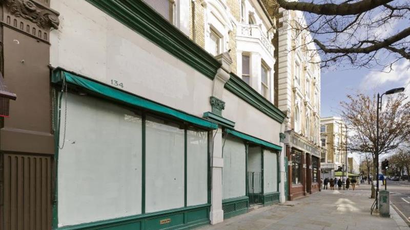 Retail Premises with Double Fronted Aspect