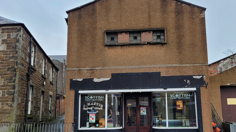 Retail Unit With Upper Floor Storage