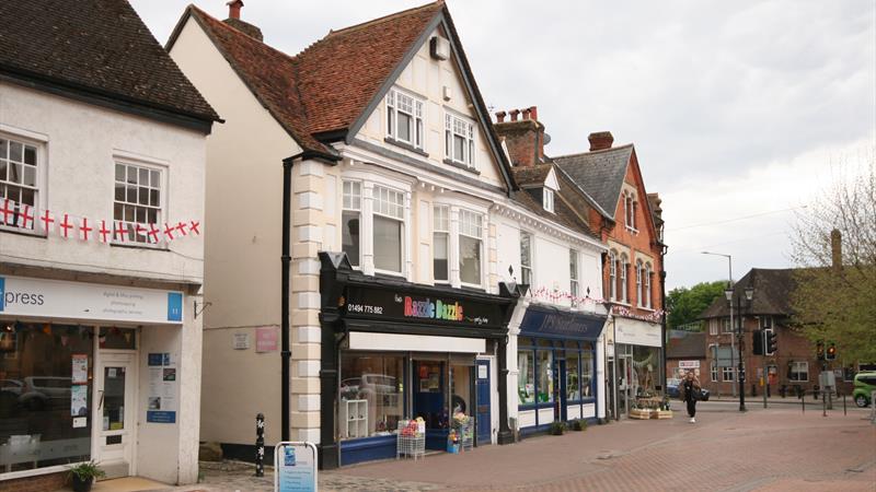 Prominent Retail Unit with Parking