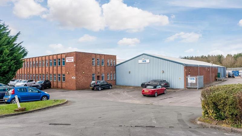 Industrial/Warehouse Building To Let in Kinwarton