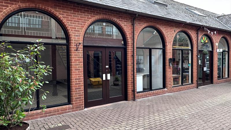 TO LET - Retail Premises