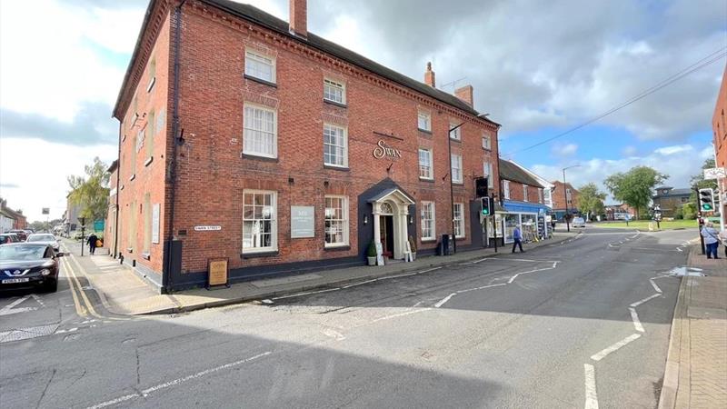 Refurbished Shop To Let in Alcester