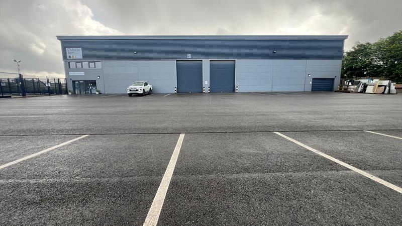 Warehouse With Large Secure Yard To Let in Bolton