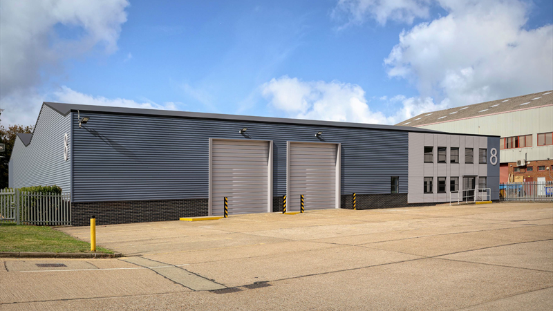 Refurbished Warehouse With Secure Shared Yard