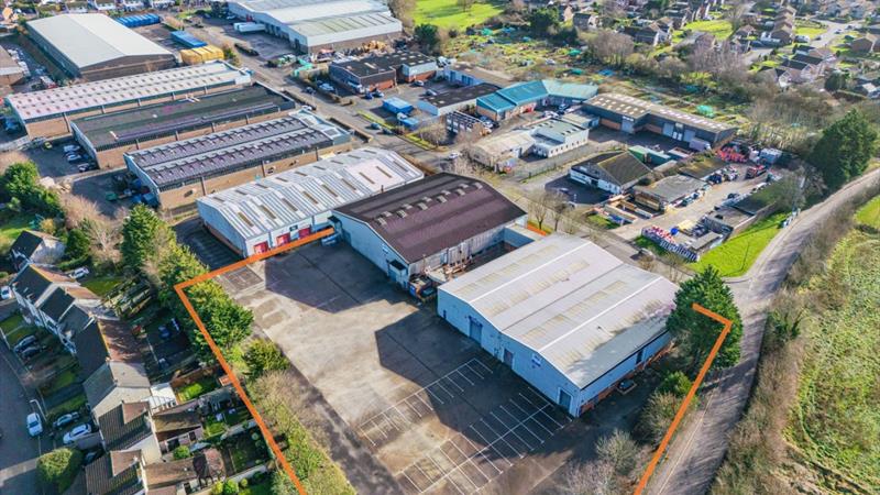 Industrial Unit With Large Rear Yard To Let in Nailsea