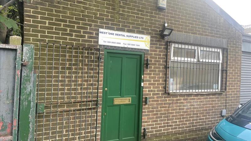 FOR SALE LIGHT INDUSTRIAL UNIT