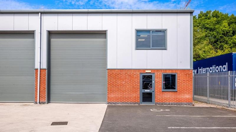 Light Industrial / Warehouse Unit To Let in Evesham