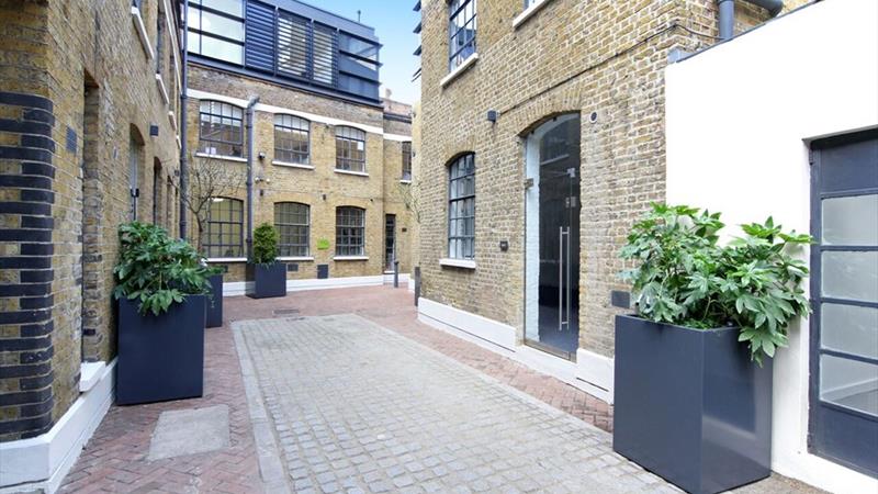 Self-Contained Office In Private Gated Courtyard