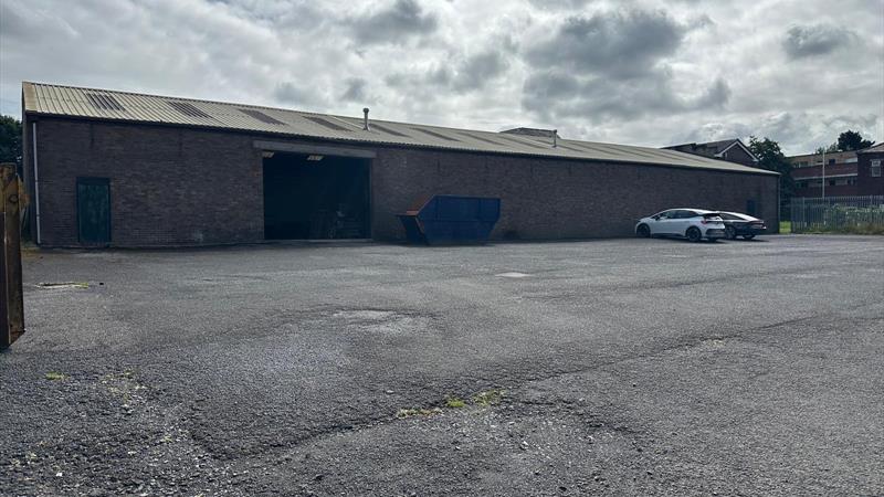 Detached Warehouse With Secure Yard