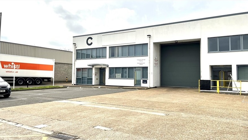 Warehouse unit in Sunbury To Let