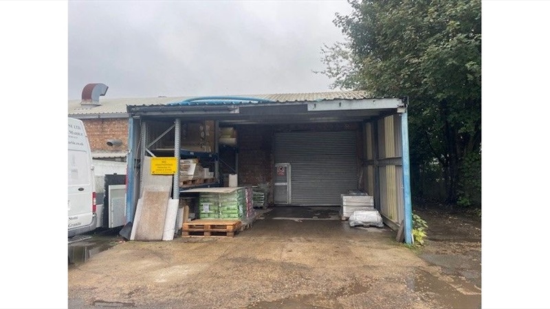 Warehouse Unit in Addlestone To Let