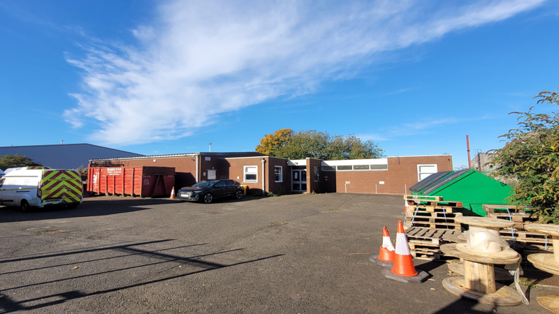 Industrial Unit With Dedicated Yard