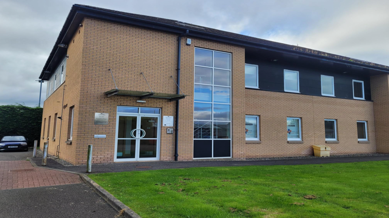 Office Located on 1st Floor For Sale/To Let in Stirling