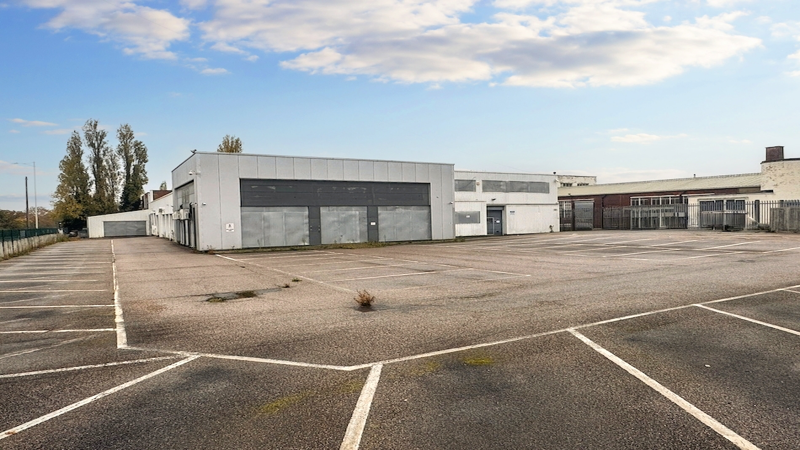 Former Car Dealership Service & Workshop Building