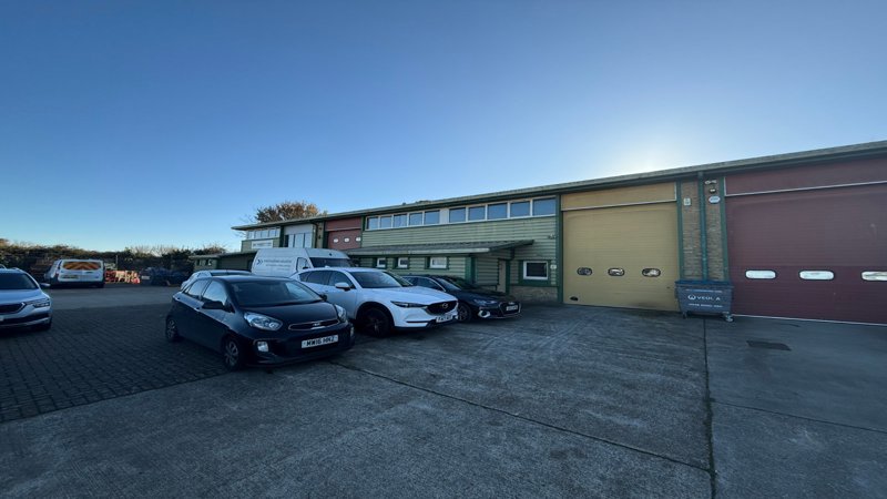 Warehouse with 5 Parking Spaces