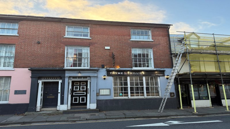 Restaurant / Bar Premises in Town Centre