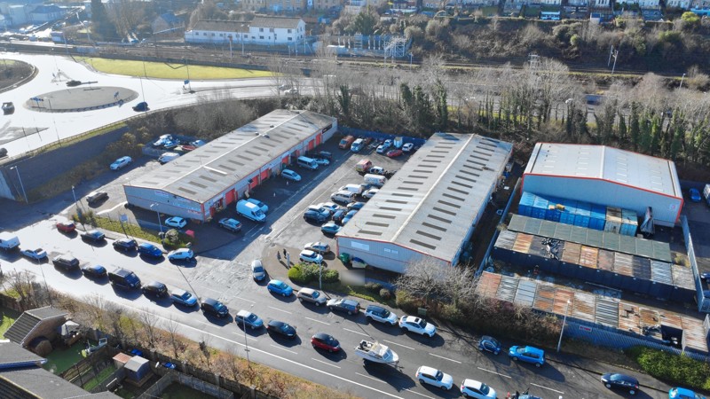 Unit In Kingston Dock Industrial Estate To Let