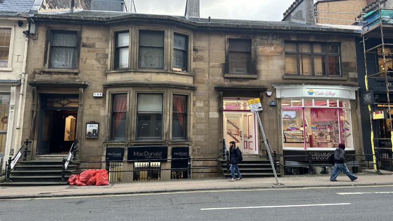 Lower Ground Floor Retail / Salon Space