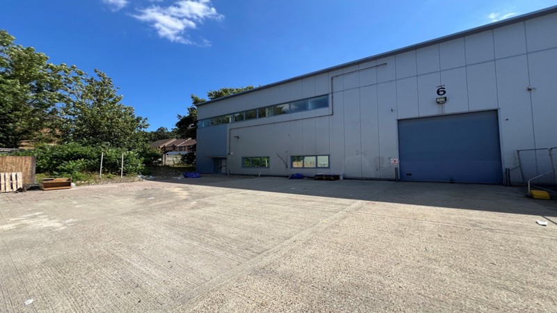 Warehouse With Offices To Let