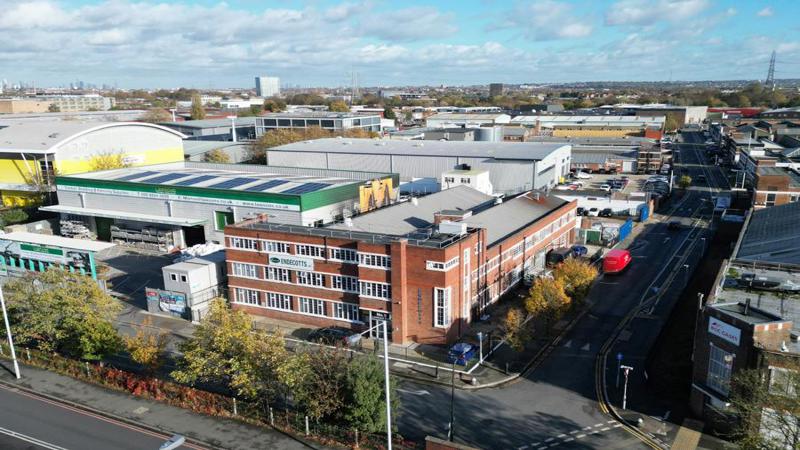 Warehouse With Secure Yard 