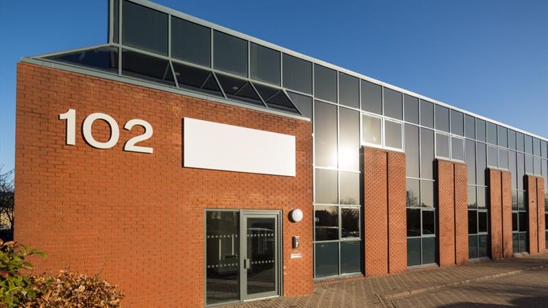 SLOUGH TRADING ESTATE | 102 Buckingham Avenue (1)