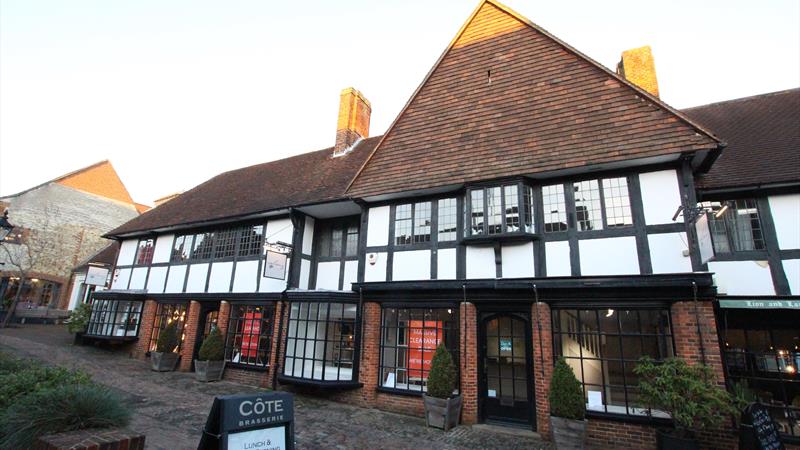 Retail Unit To Let in Farnham