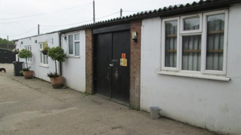 storage unit to let Datchworth