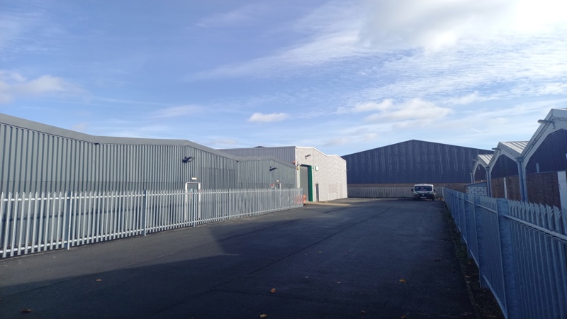 Warehouse With Secure Yard