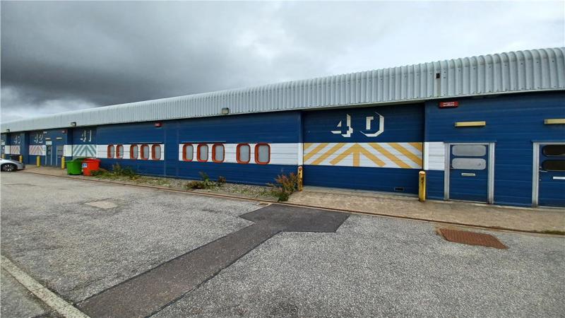 Warehouse With Offices To Let