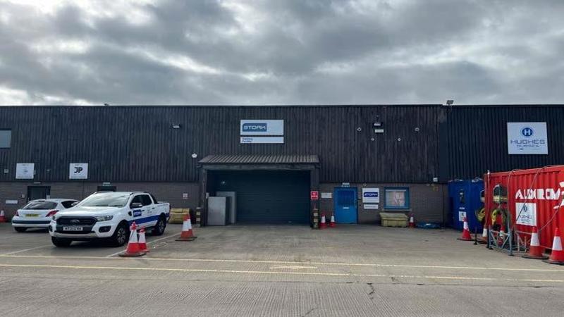 Warehouse With Offices To Let