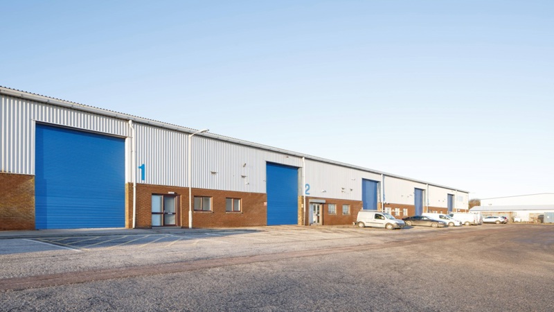 Warehouse With Parking To Let