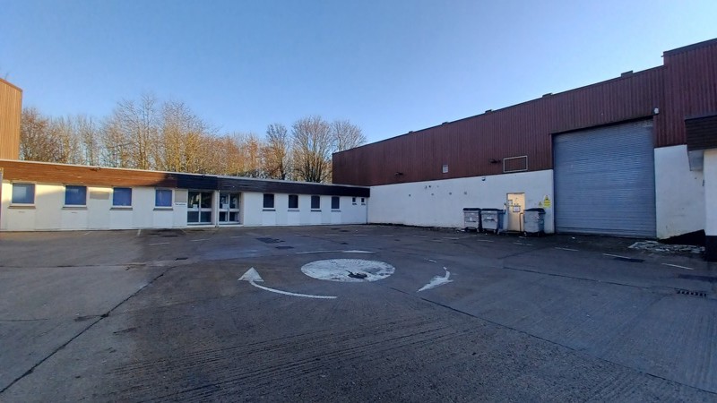 Warehouse With Offices To Let