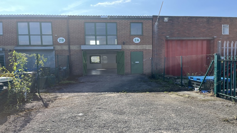 Warehouse With Yard To Let 