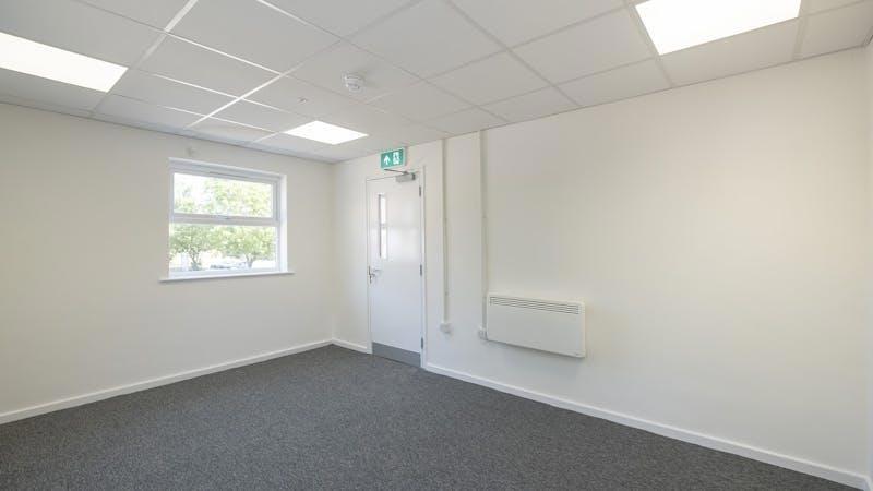 2A Kew Bridge  Office 2.jpg