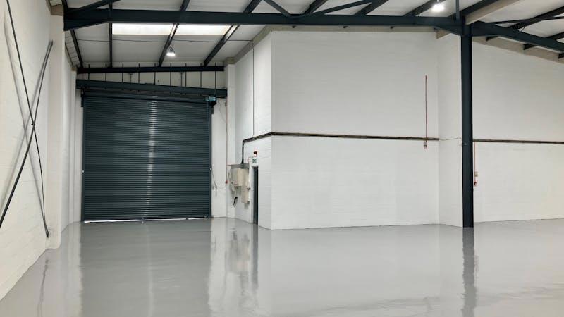 9 10 Airlinks  Warehouse 2.jpg