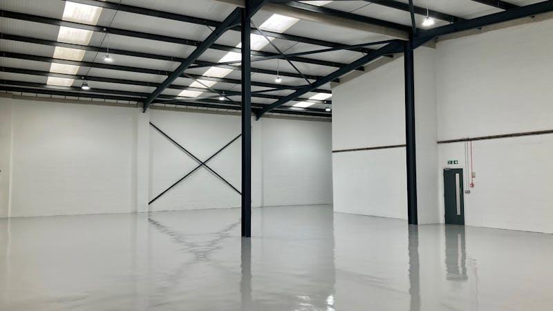 9 10 Airlinks  Warehouse 3.jpg