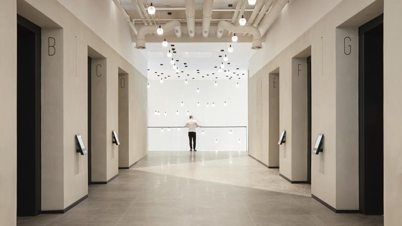 135 Bishopsgate Reception Lift Lobby