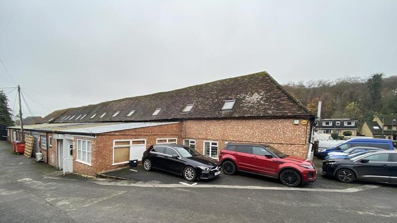 warehouse to let Marlow