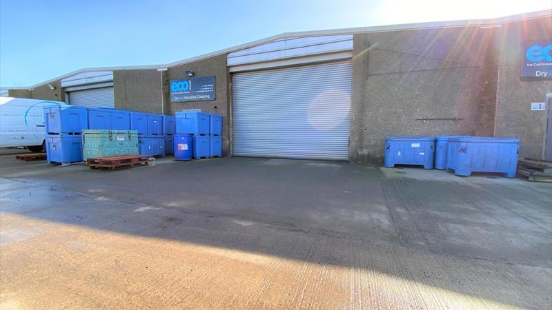 warehouse to let Annan