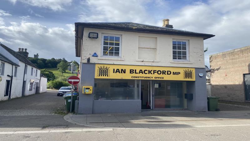 Retail Premises To Let / May Sell