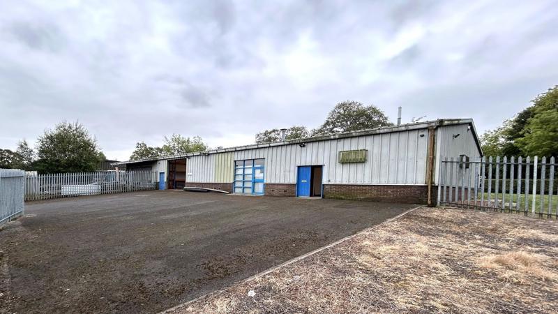 Warehouse With Parking To Let