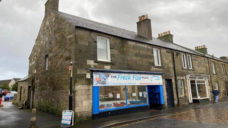 High Street Shop To Let / For Sale 