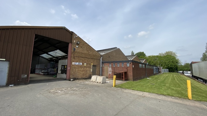 Warehouse With Offices To Let