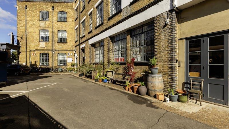 Canonbury Yard 24.jpg