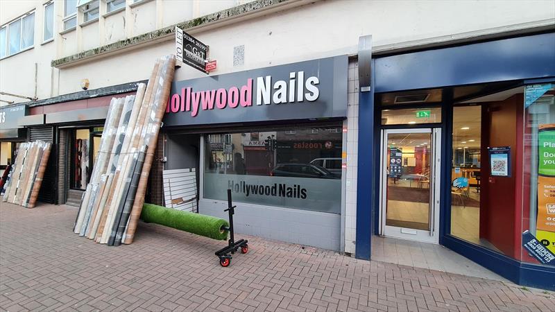 shop to let Brierley Hill